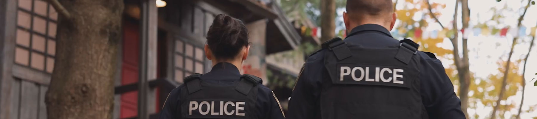 Policiers de Granby à pied 