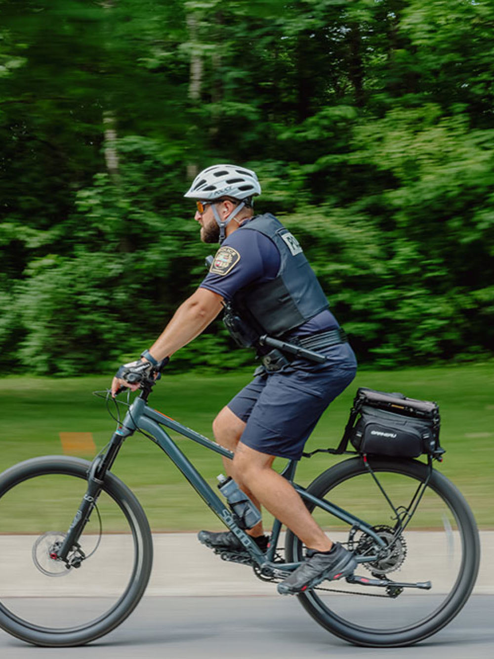 Policier de Granby à vélo